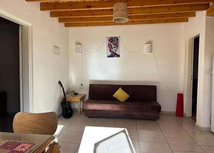 Apartman Cozy Place In With A Chill Cool Garden *