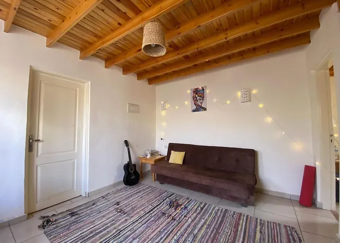 Apartman Cozy Place In With A Chill Cool Garden