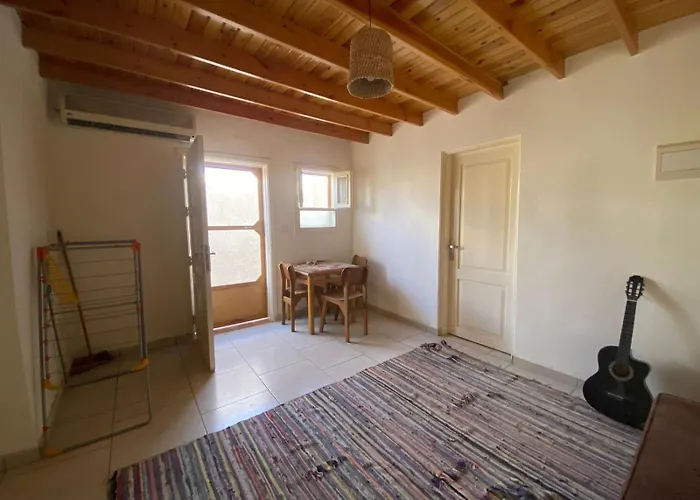 Apartman Cozy Place In With A Chill Cool Garden *